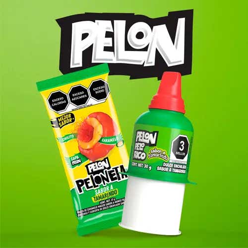 Marca de PELON detrás de una PELON PELONeta de Tamarindo junto con un PELON PELO RICO tradicional.