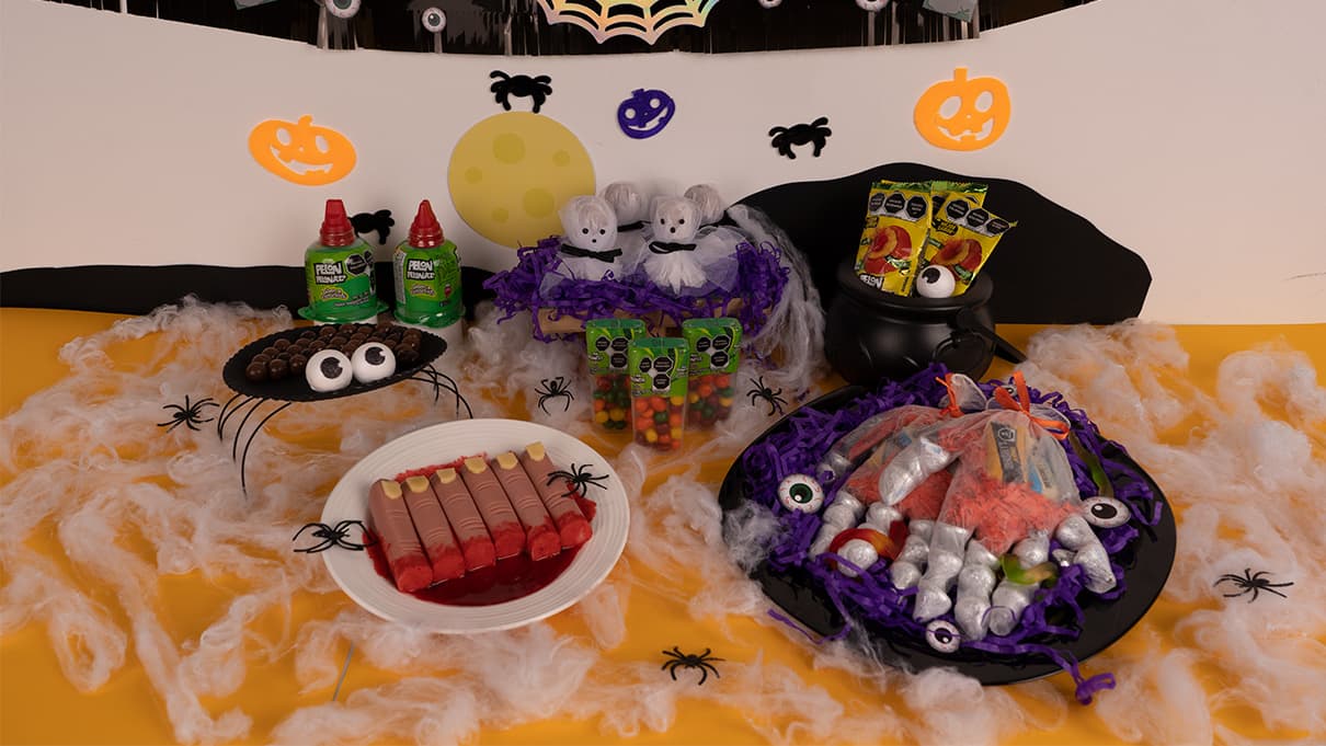 Crea tu propia decoración de  Halloween con HERSHEY’S  y PELON PELO RICO