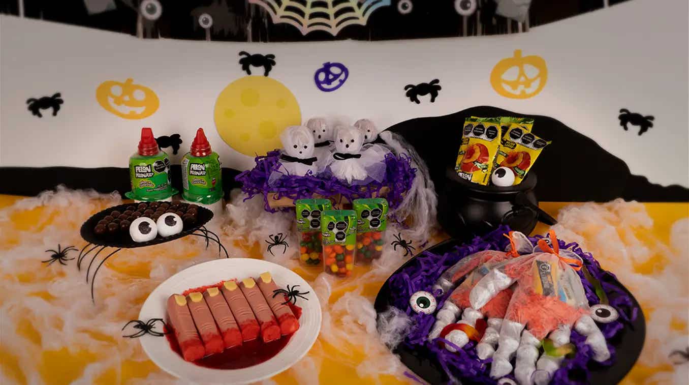 Mesa de snacks de Halloween