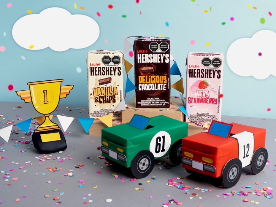 Carritos con el envase de tu Leche HERSHEY'S 