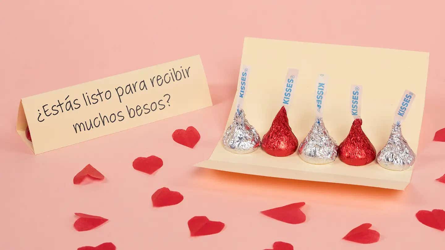 Sobre de KISSES con mensajes llenos de amor 