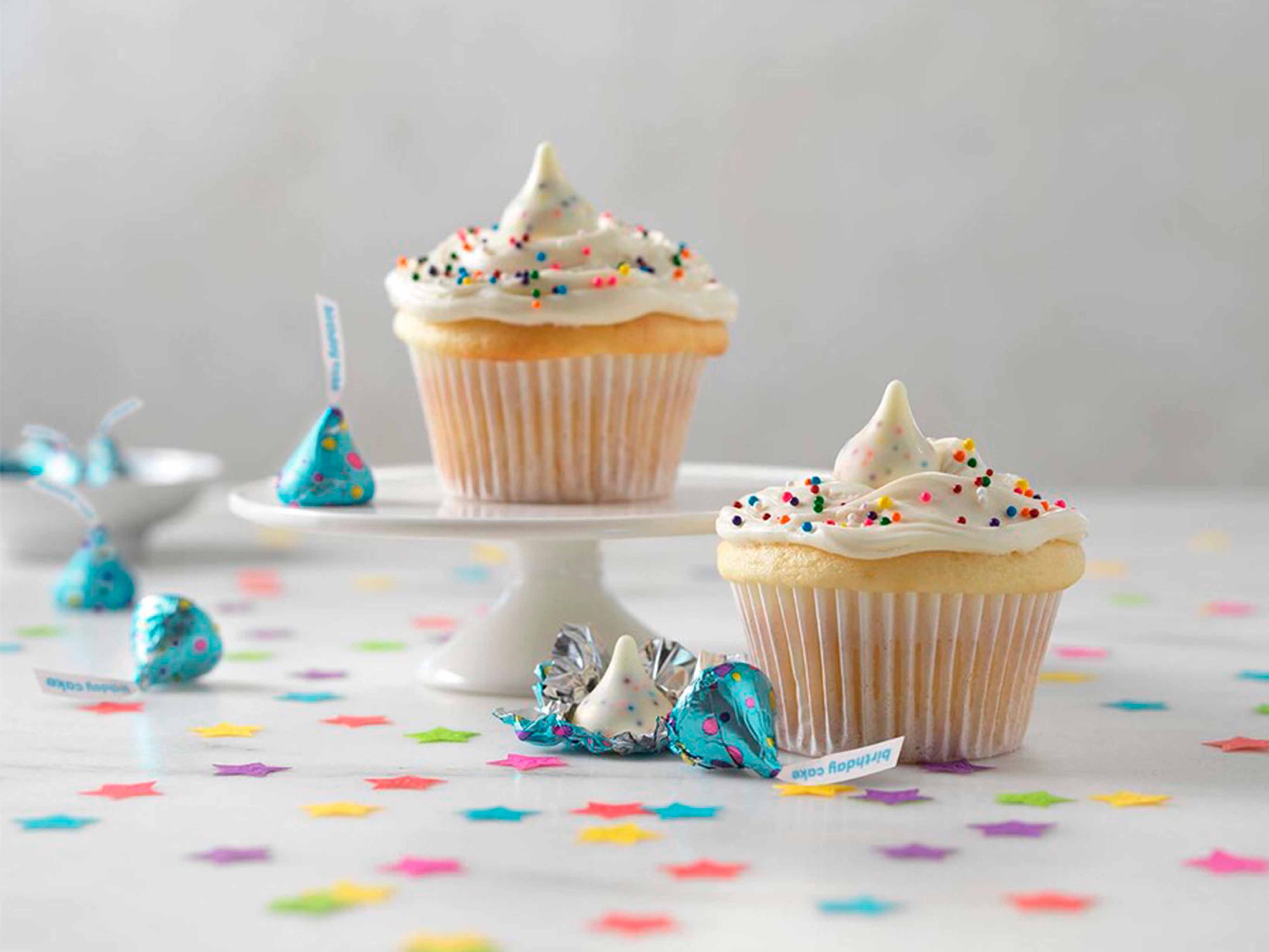 Decora Cupcakes Unicornio con KISSES de HERSHEY'S