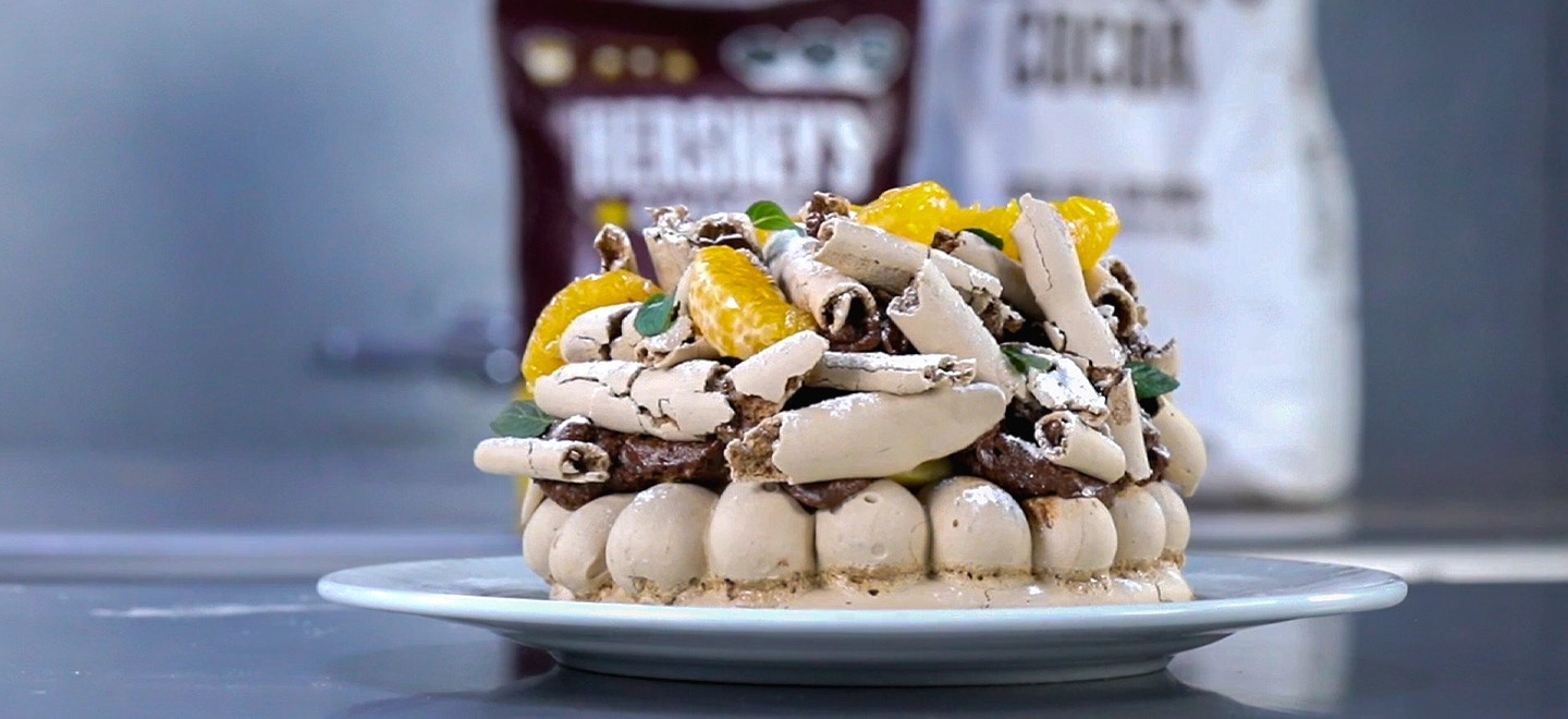 Pavlova de chocolate y mandarina 