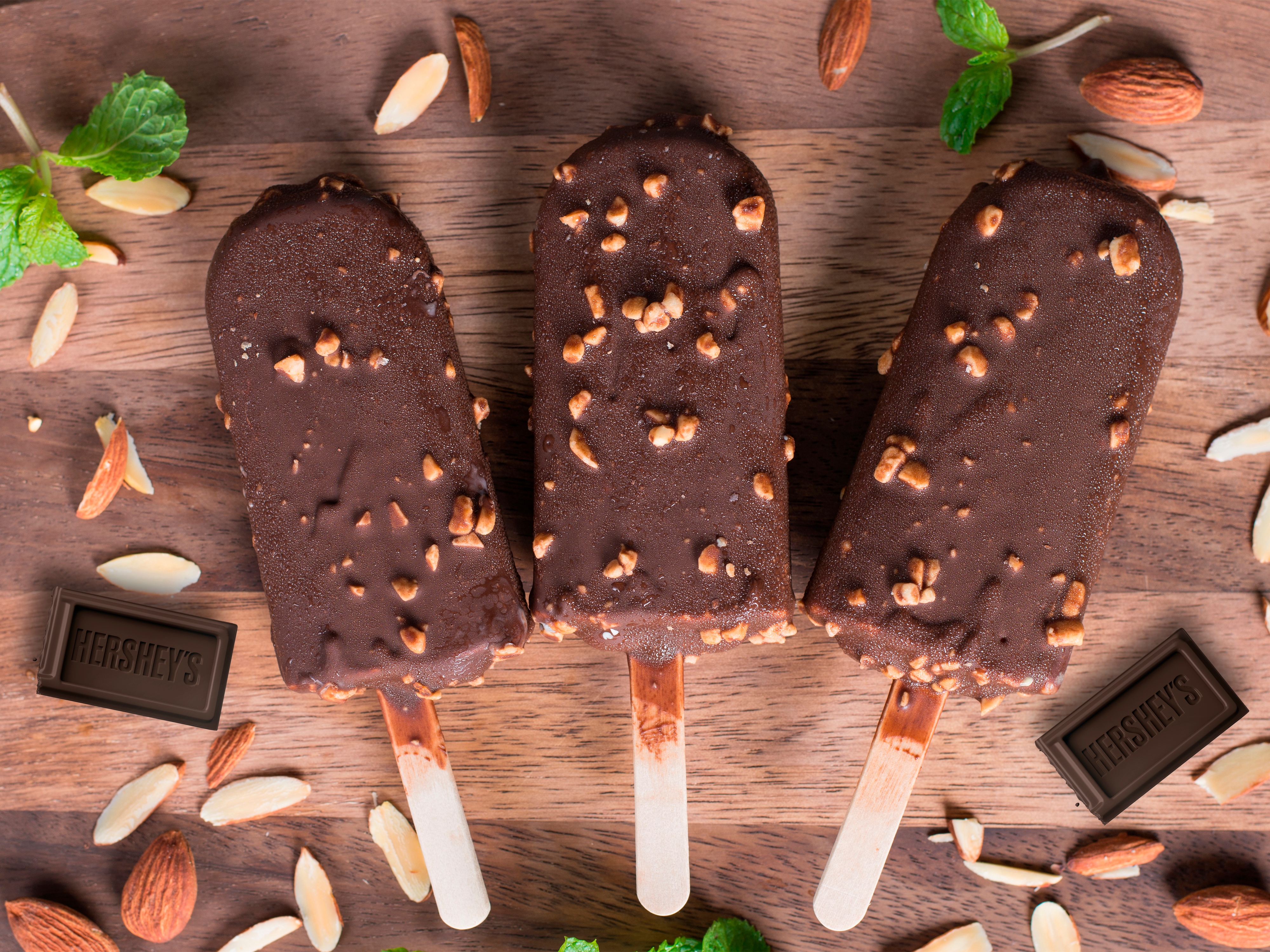 Image of Paletas de yogurt saludables con HERSHEY'S ZERO SUGAR