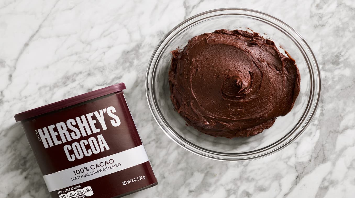 Glaseado de mantequilla con chocolate HERSHEY'S