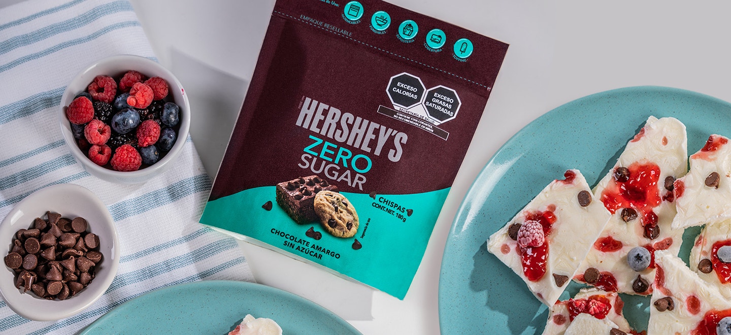 Snack de yogurt con HERSHEY'S ZERO SUGAR​